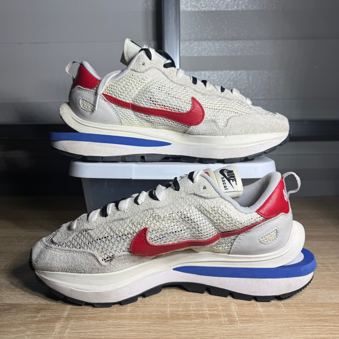 Size 10 - Sacai VaporWaffle Sail Sport Fuchsia Game Royal
