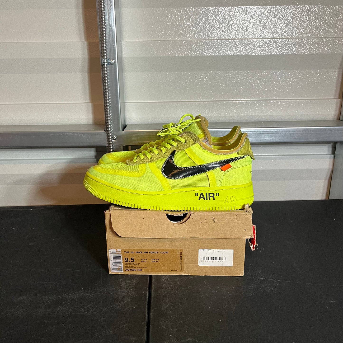 Size 9.5 - AF 1 Off-White Volt