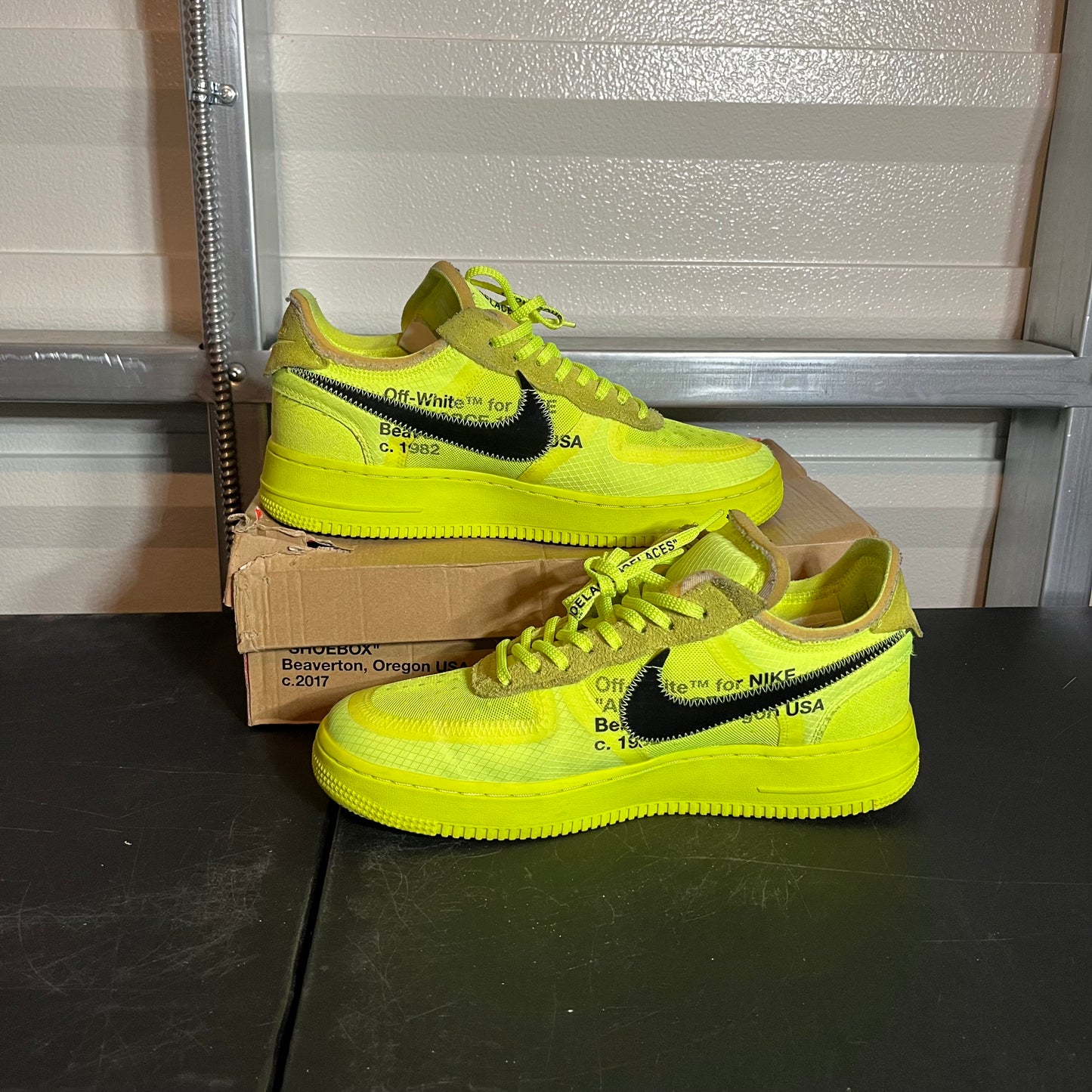 Size 9.5 - AF 1 Off-White Volt