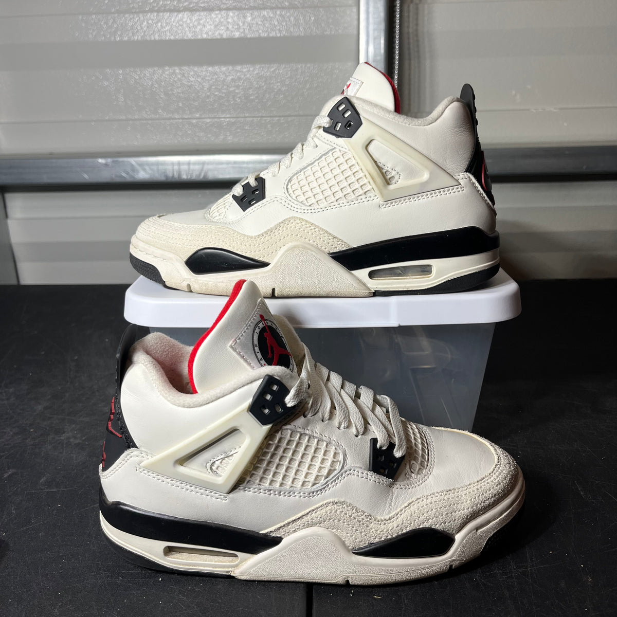 Size 6 - AJ 4 Flight Club