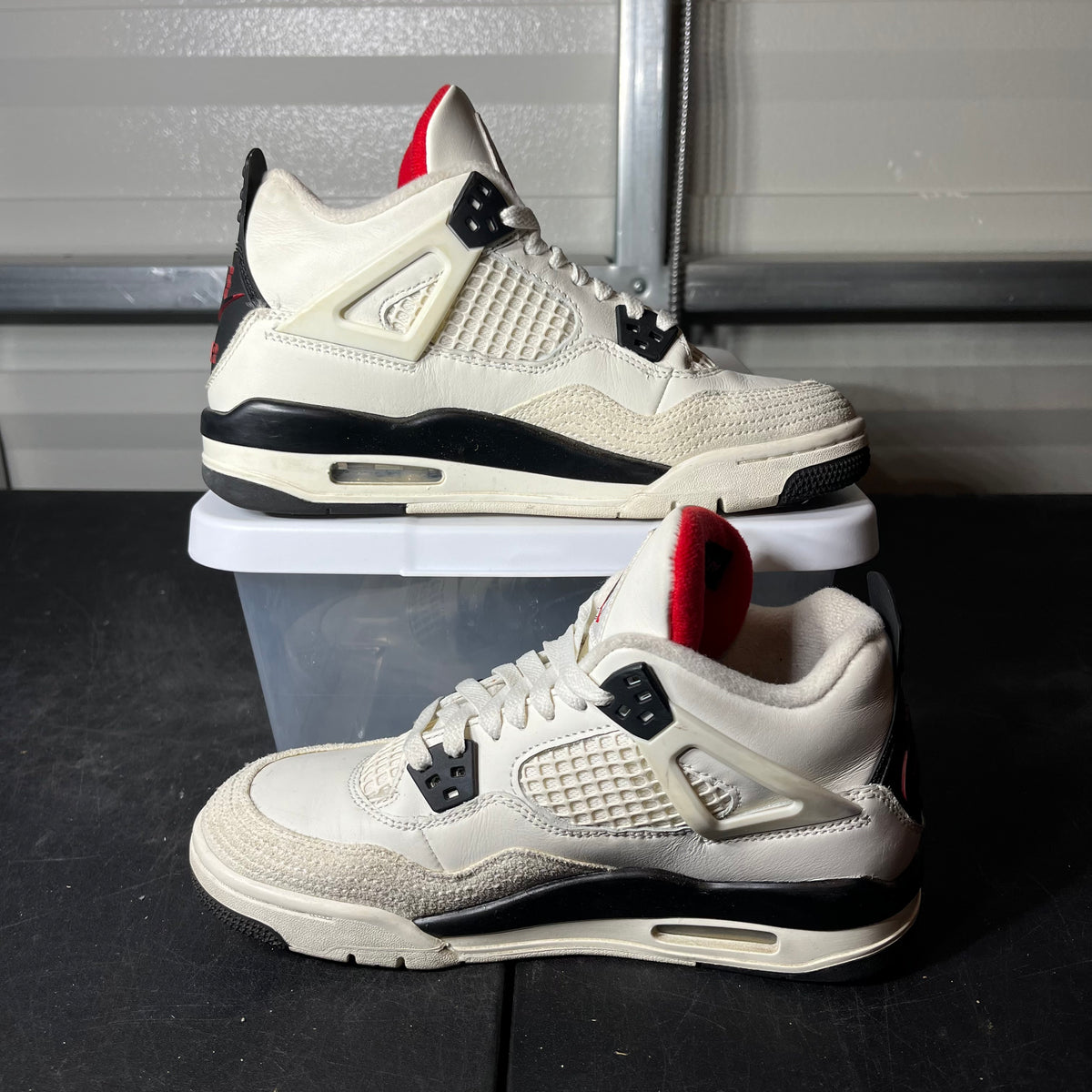 Size 6 - AJ 4 Flight Club