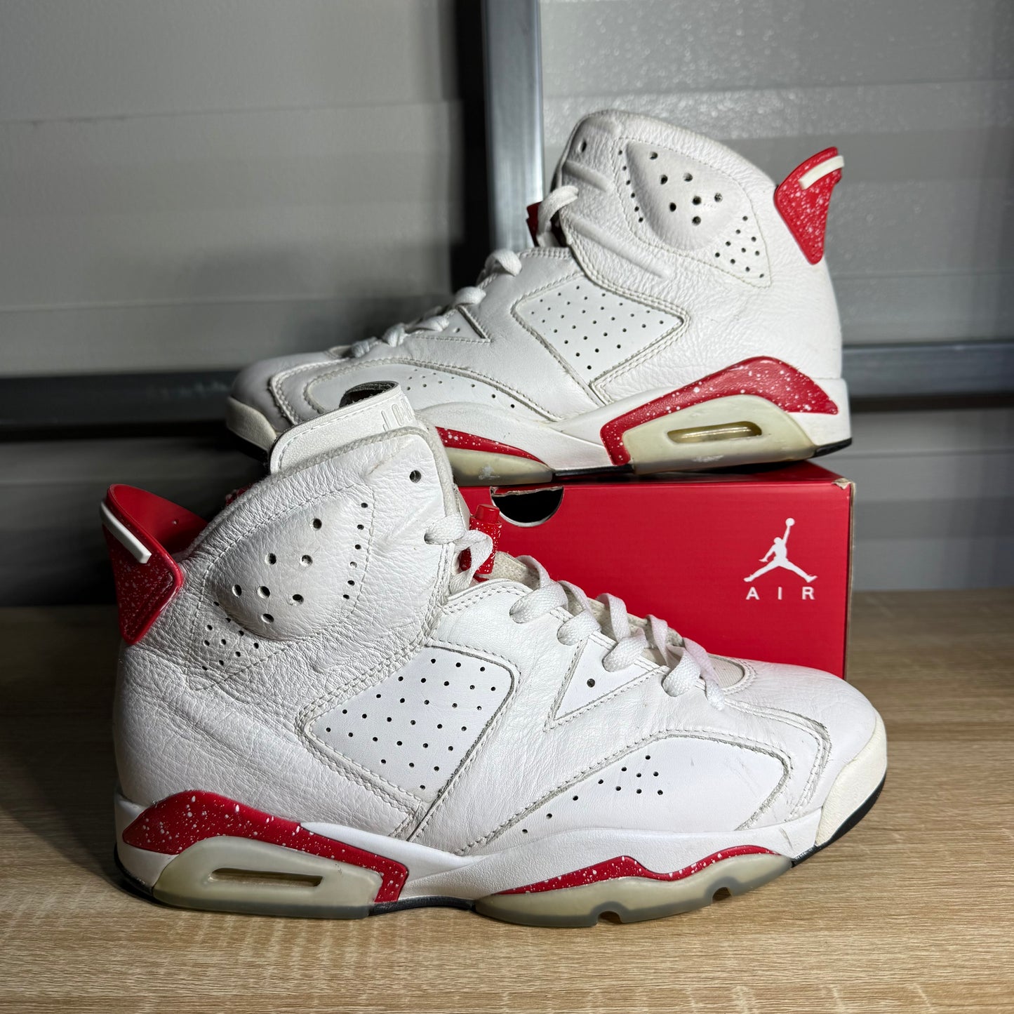 Size 8.5 - AJ 6 Retro Red Oreo