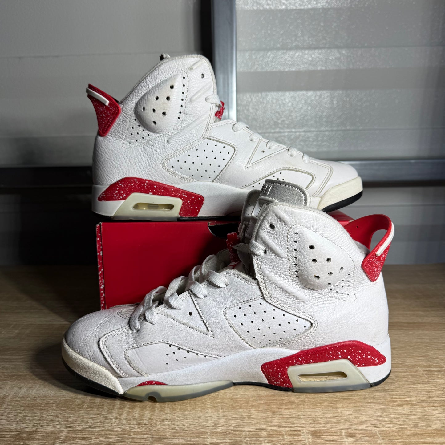 Size 8.5 - AJ 6 Retro Red Oreo