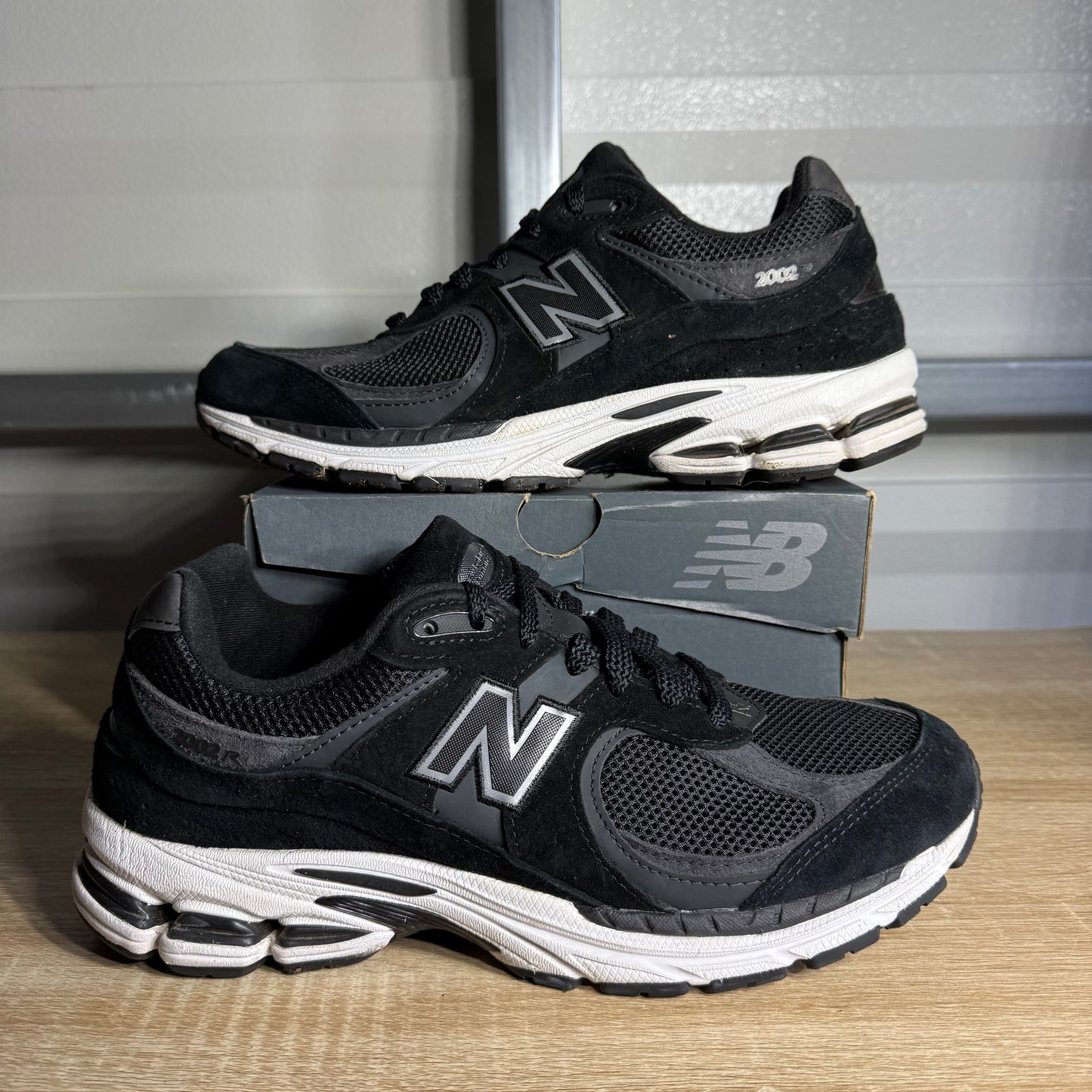 Size 9.5 - NB 2002R Black Gunmetal