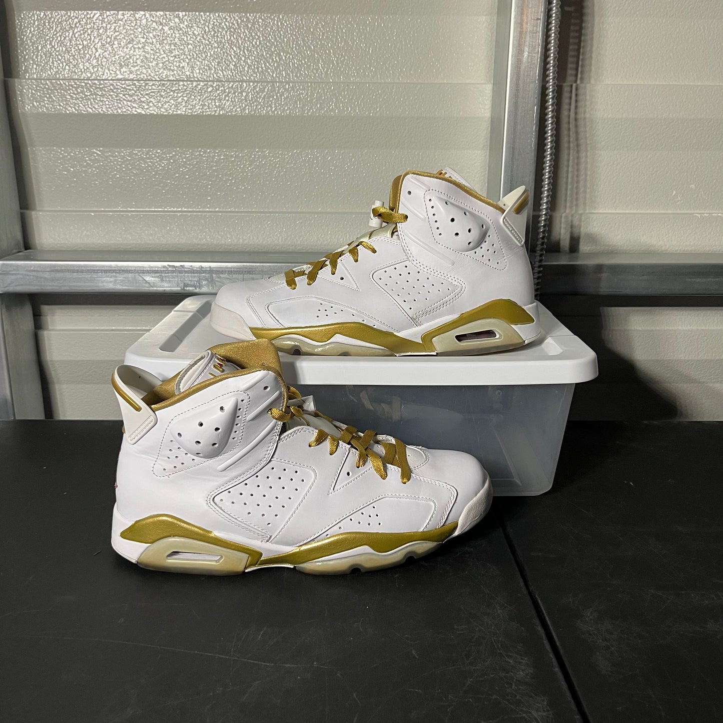 Size 10.5 - AJ 6 Retro Golden Moments Pack