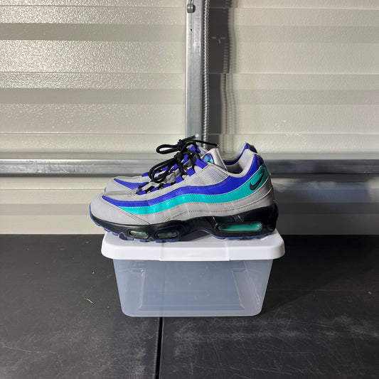 Size 10 - AM 95 Wolf Grey Grape
