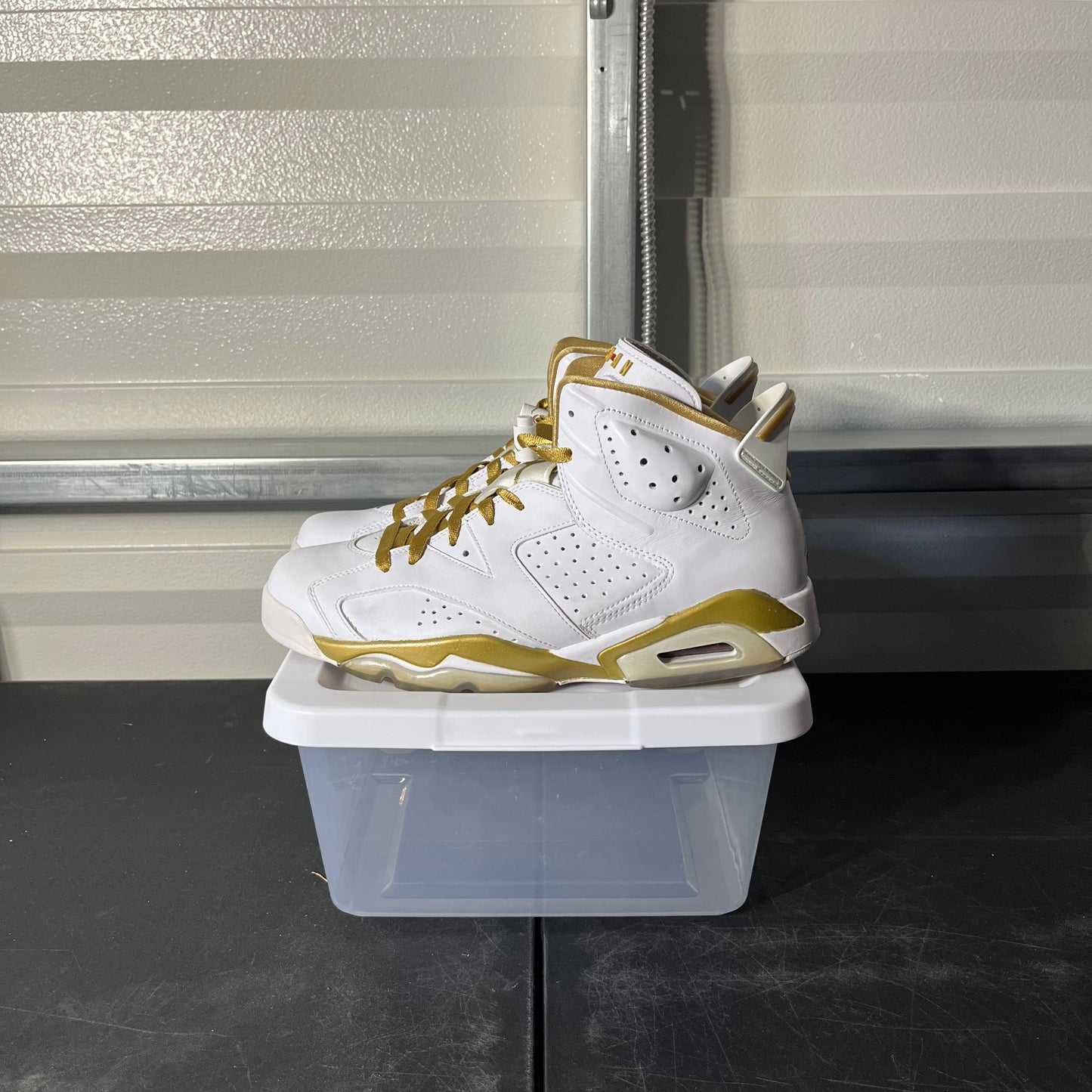 Size 10.5 - AJ 6 Retro Golden Moments Pack