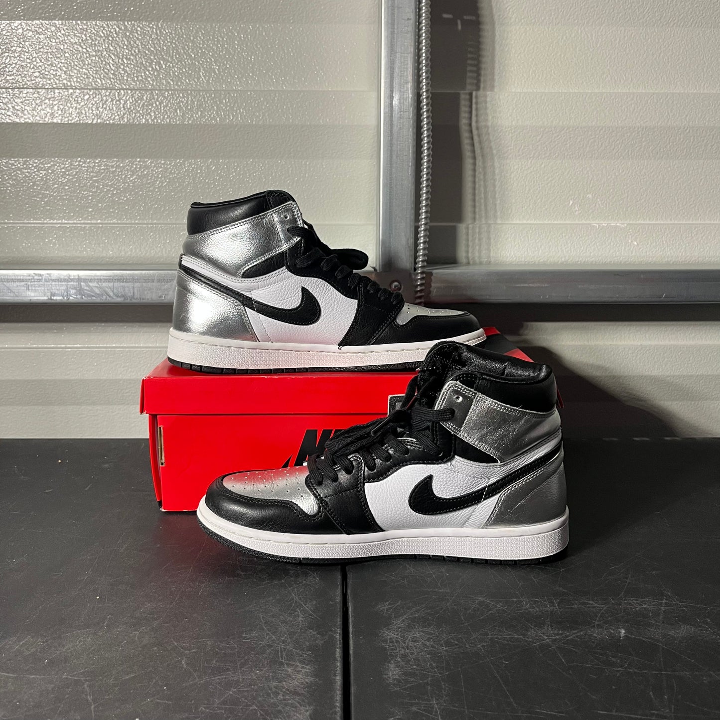Size 9W - AJ 1 Retro High Silver Toe
