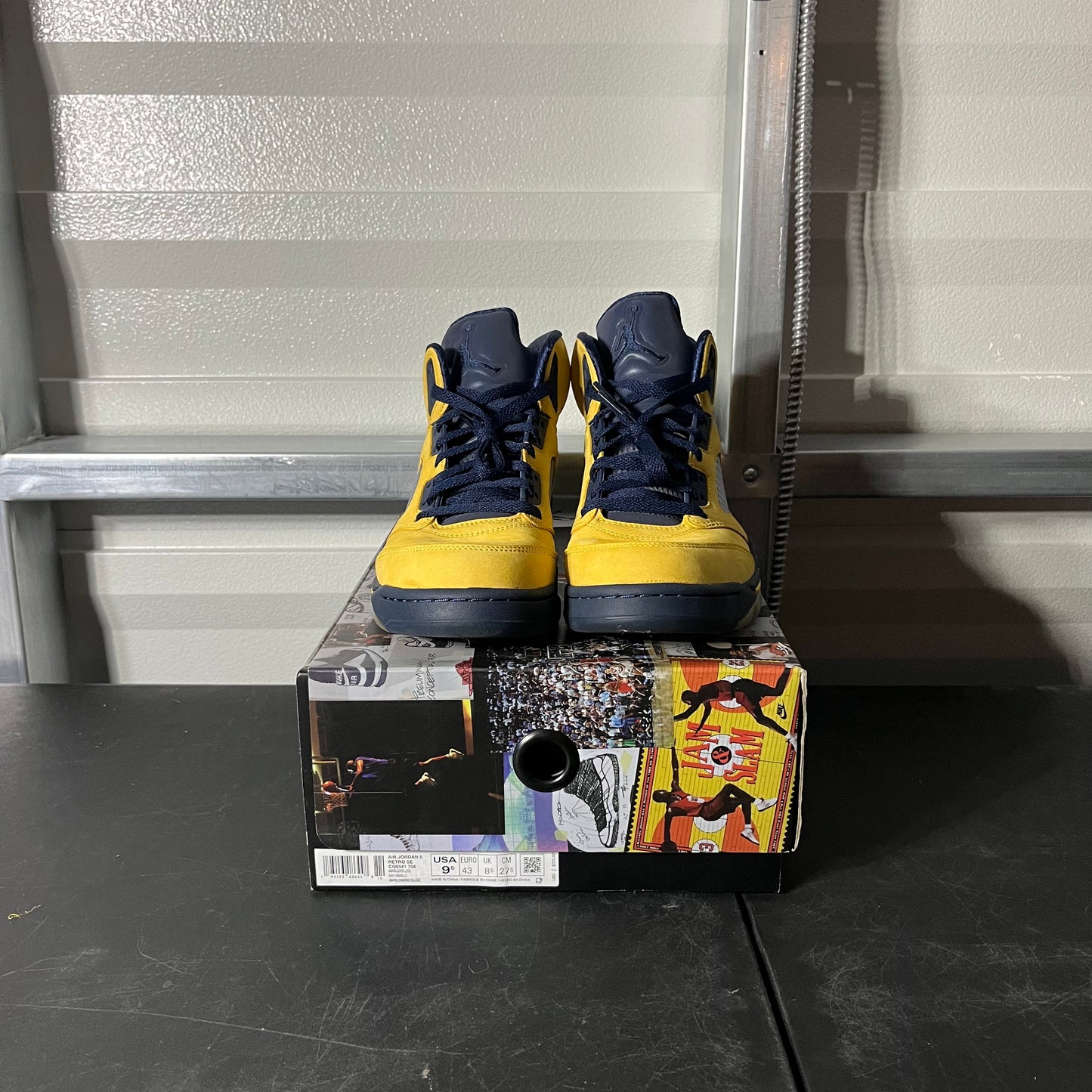 Size 9.5 - AJ 5 Retro Michigan