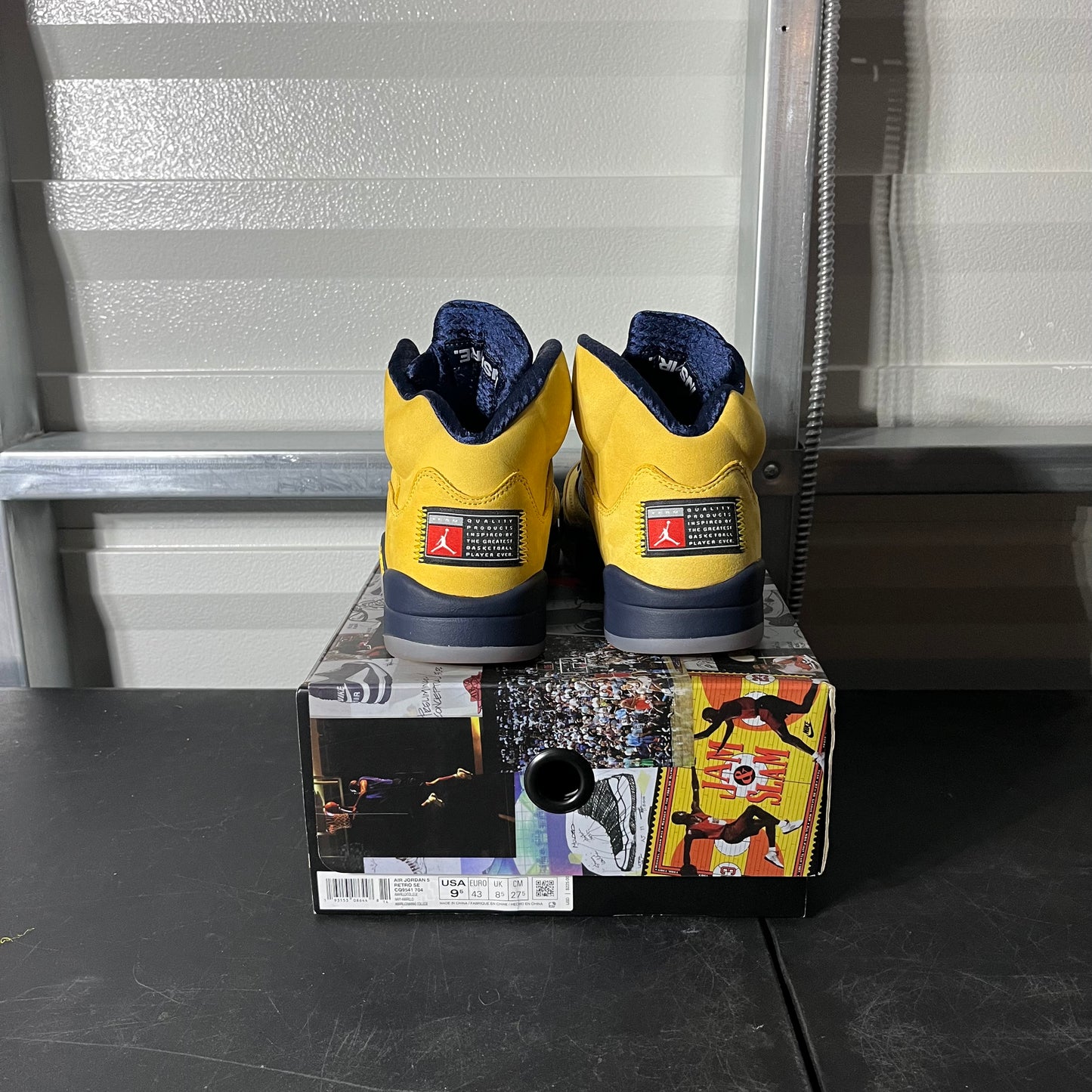 Size 9.5 - AJ 5 Retro Michigan