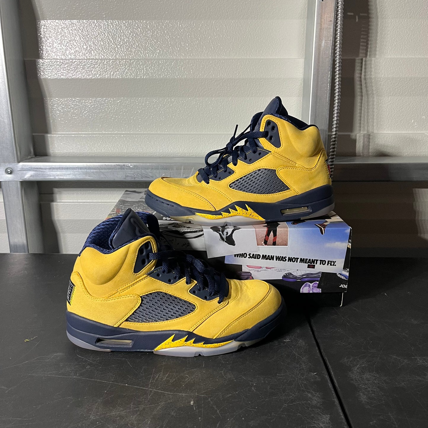 Size 9.5 - AJ 5 Retro Michigan