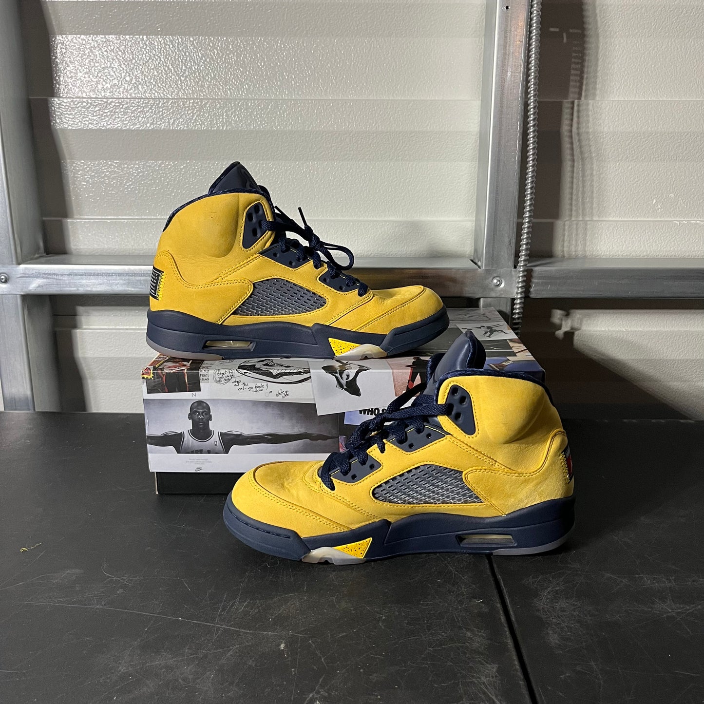 Size 9.5 - AJ 5 Retro Michigan