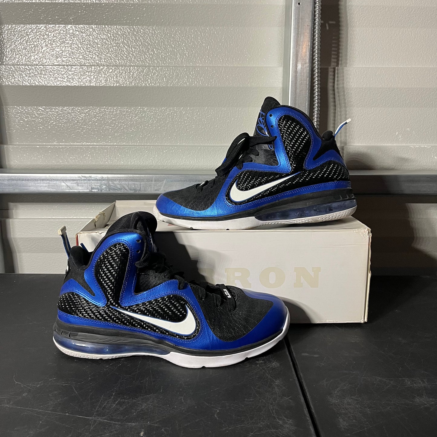 Size 9 - LeBron 9 Kentucky
