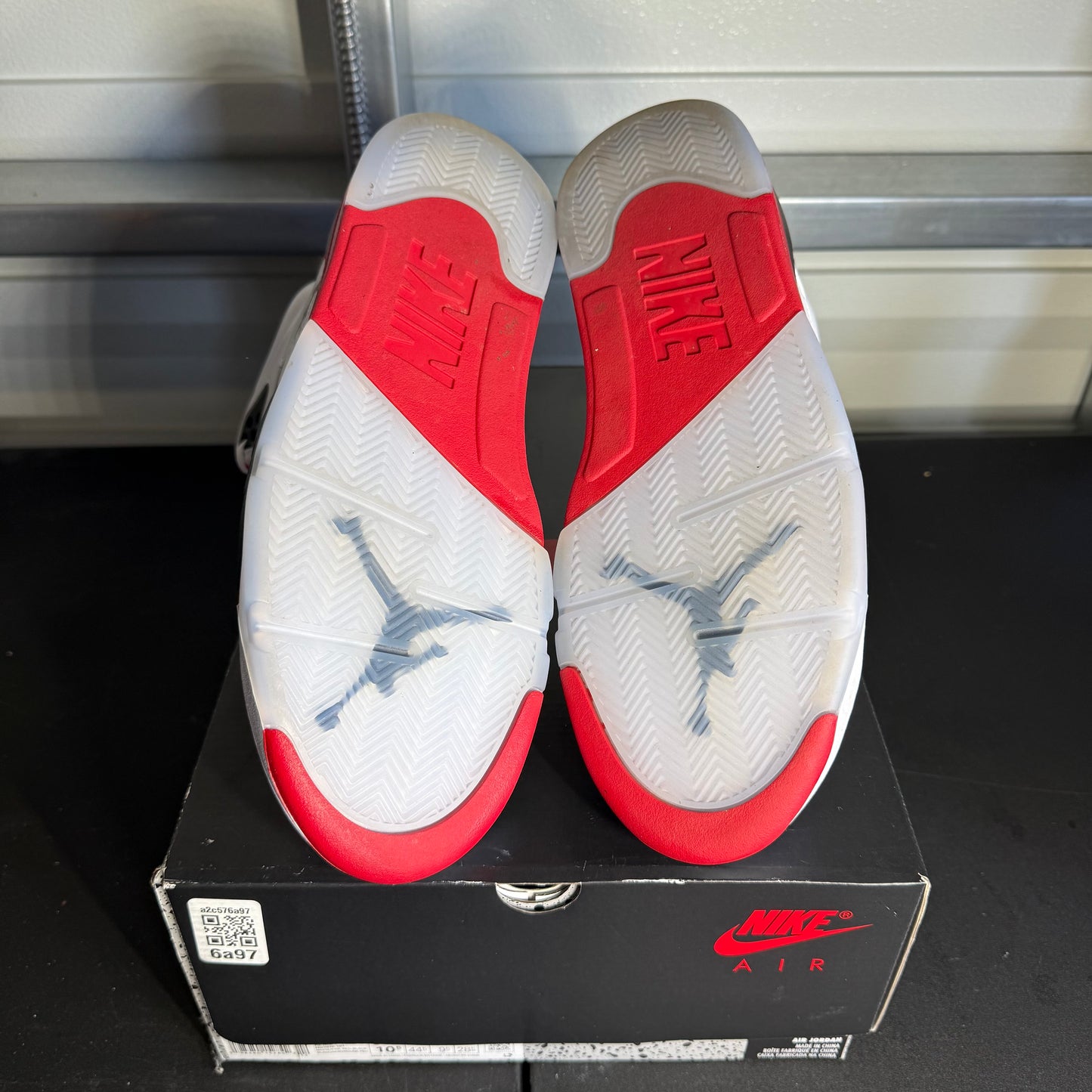 Size 10.5 - AJ 5 Retro Fire Red Black Tongue