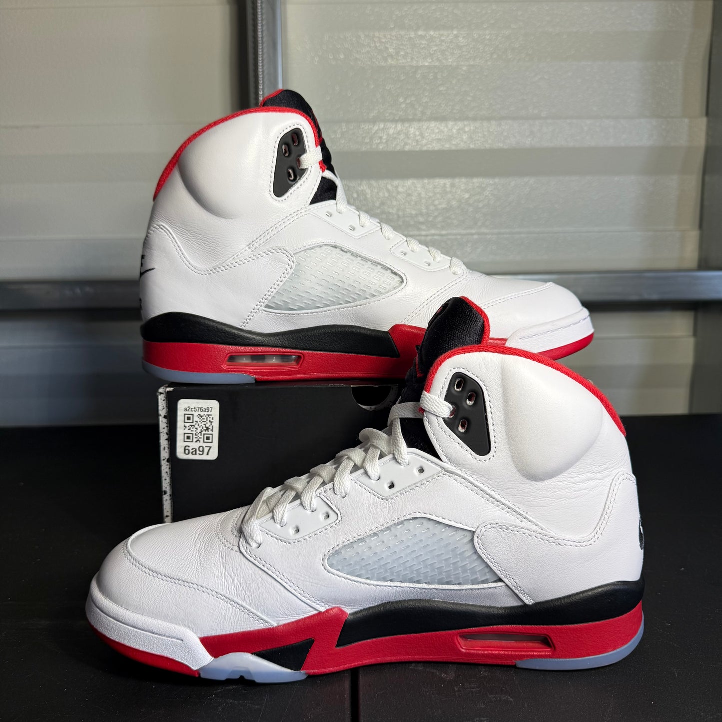 Size 10.5 - AJ 5 Retro Fire Red Black Tongue