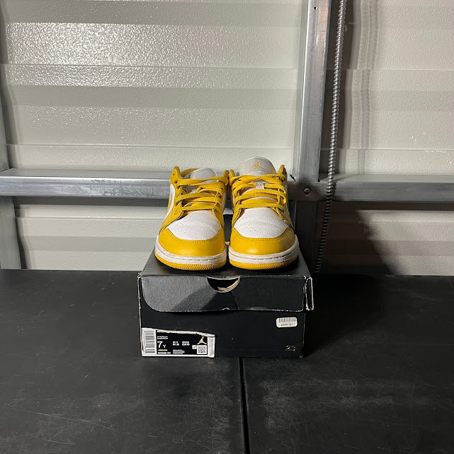 Size 7Y - AJ 1 Low Pollen