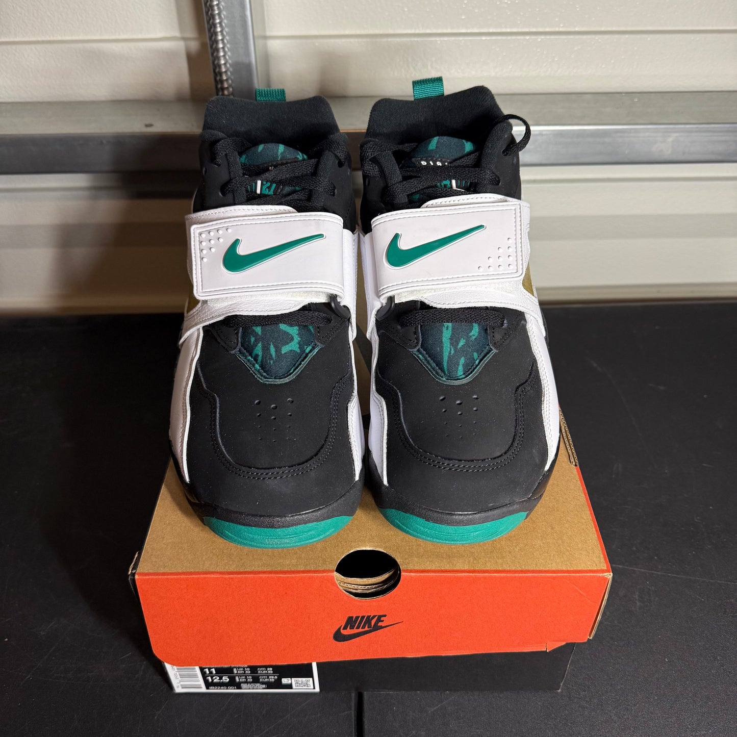 Size 11 -  Air Diamond Turf Emerald
