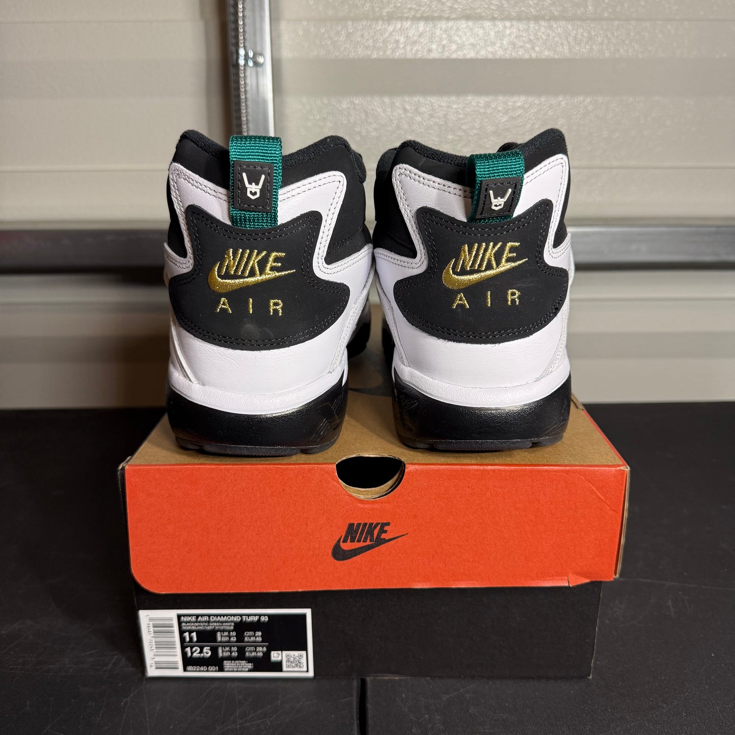 Size 11 -  Air Diamond Turf Emerald