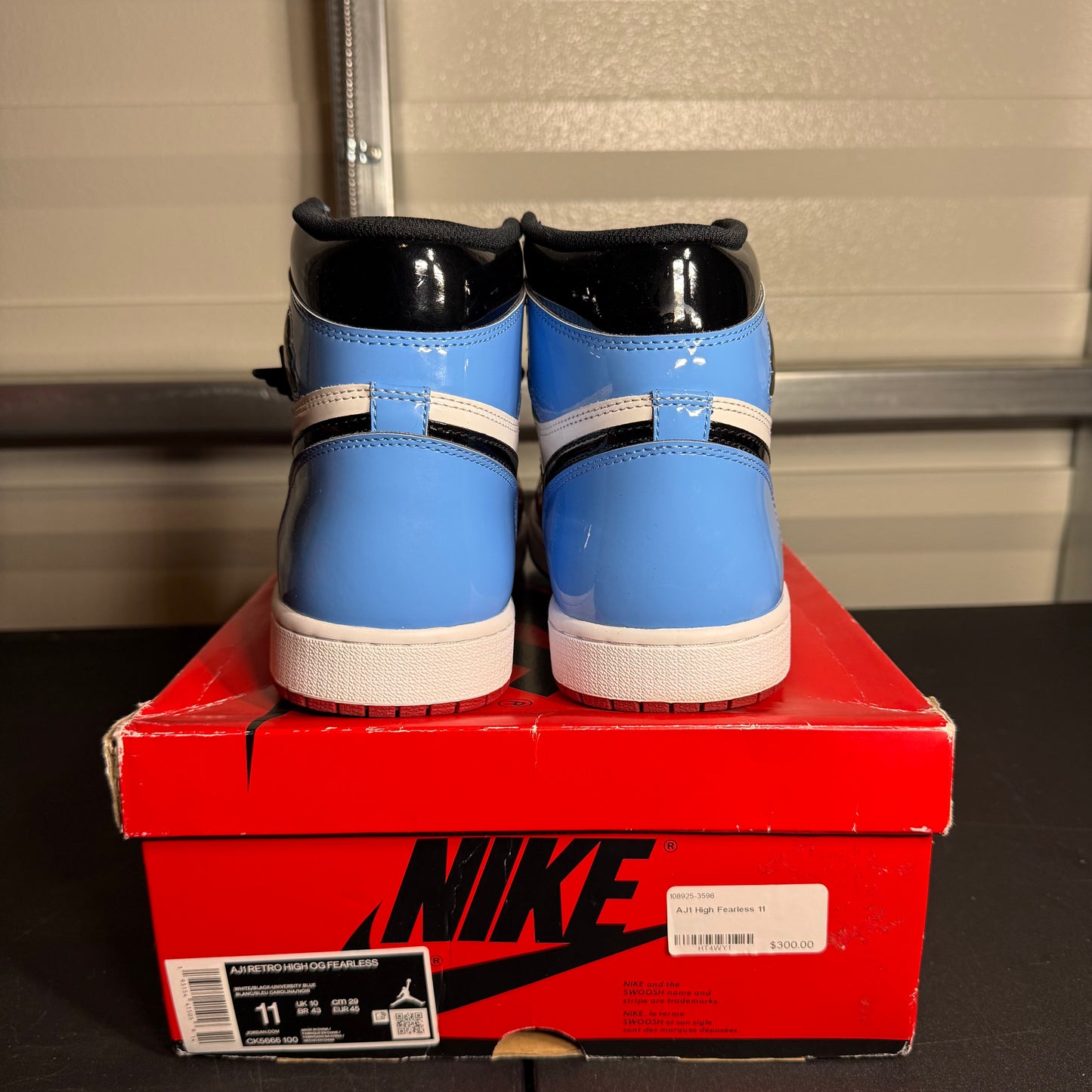 Size 11 - AJ 1 Retro High Fearless UNC Chicago
