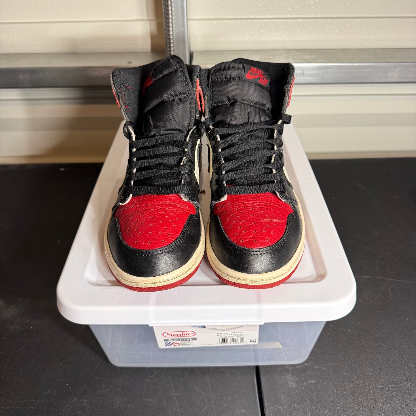 Size 8 - AJ 1 Retro High Bred Toe