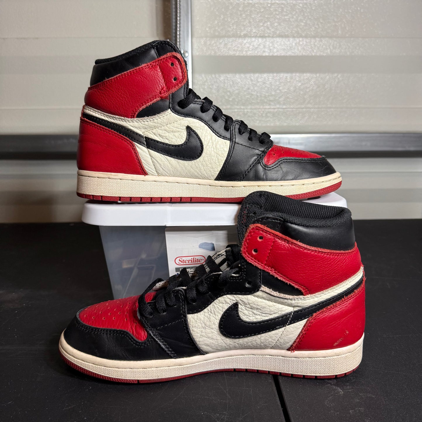 Size 8 - AJ 1 Retro High Bred Toe