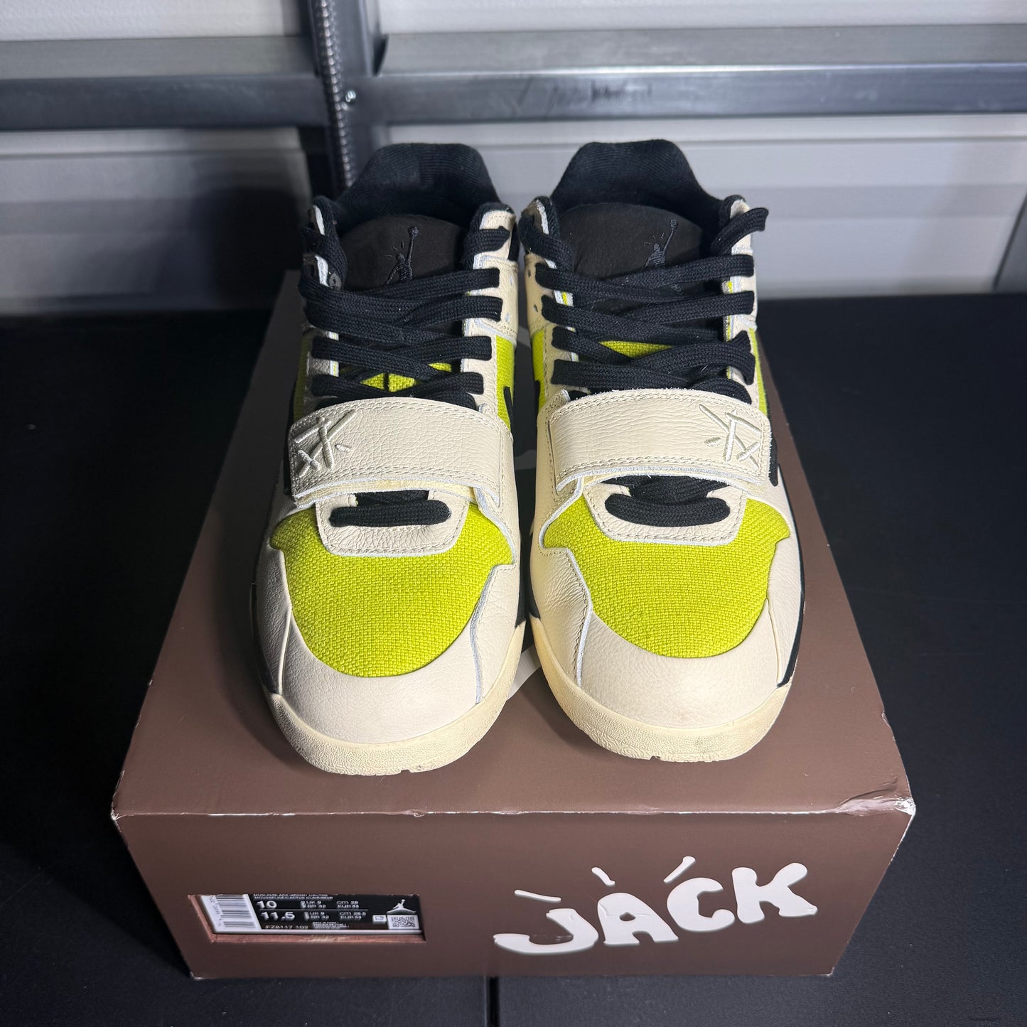 Size 10 - Jumpman Jack TR Travis Scott Bright Cactus