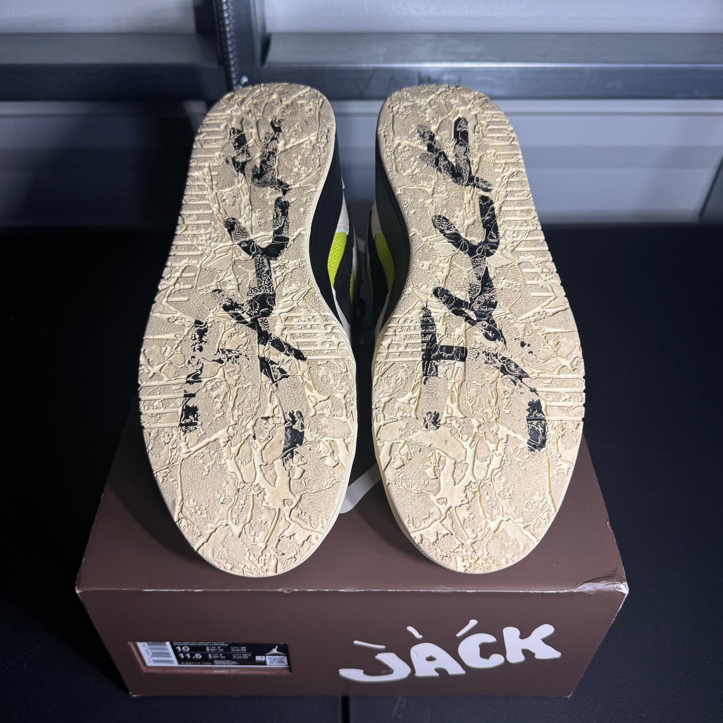 Size 10 - Jumpman Jack TR Travis Scott Bright Cactus