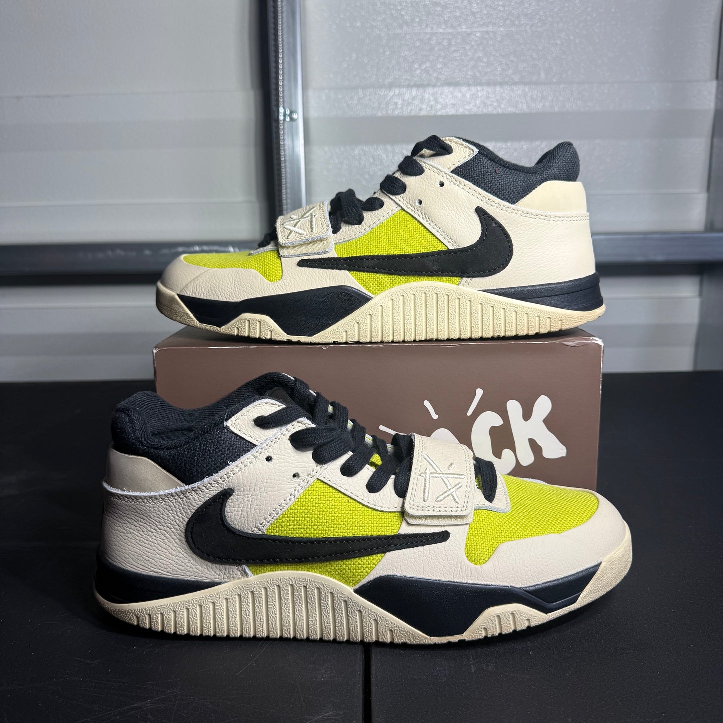 Size 10 - Jumpman Jack TR Travis Scott Bright Cactus