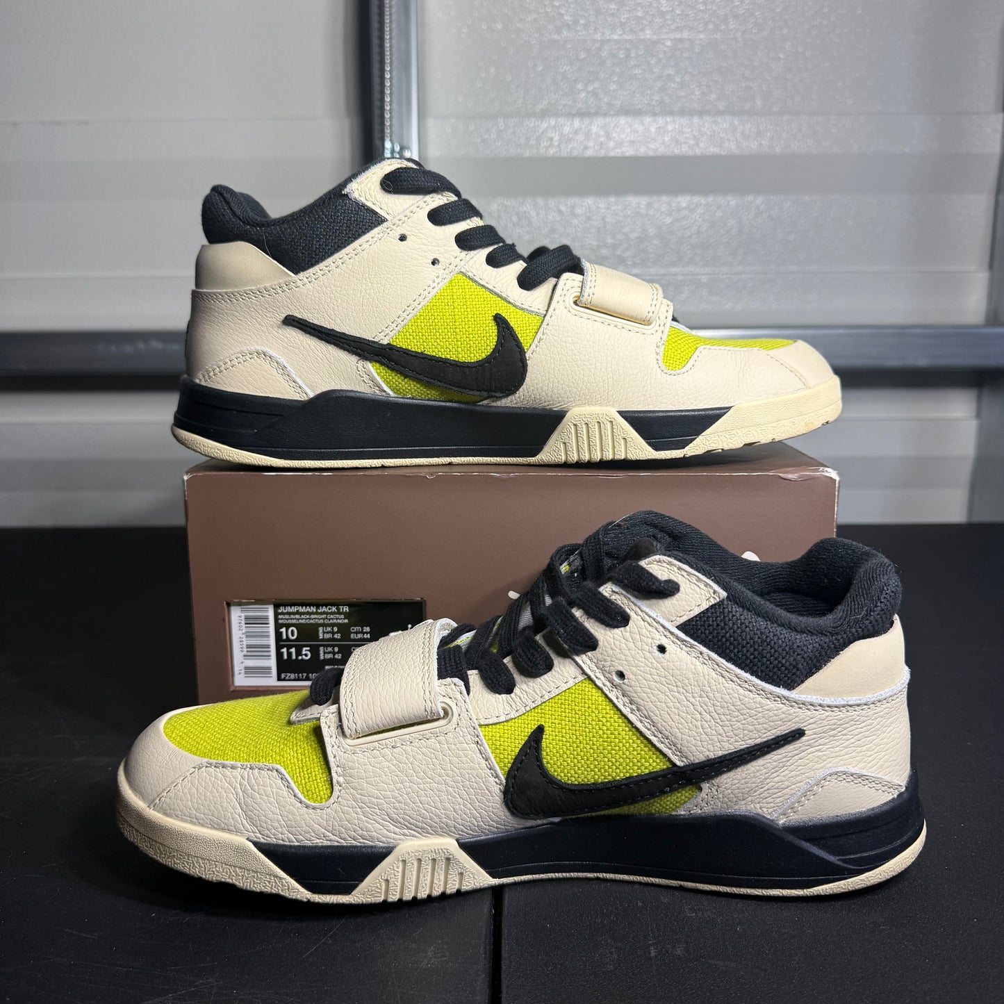 Size 10 - Jumpman Jack TR Travis Scott Bright Cactus