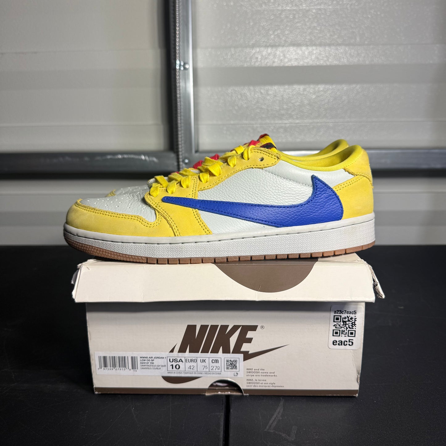 Size 10W - AJ 1 Low Travis Scott Canary