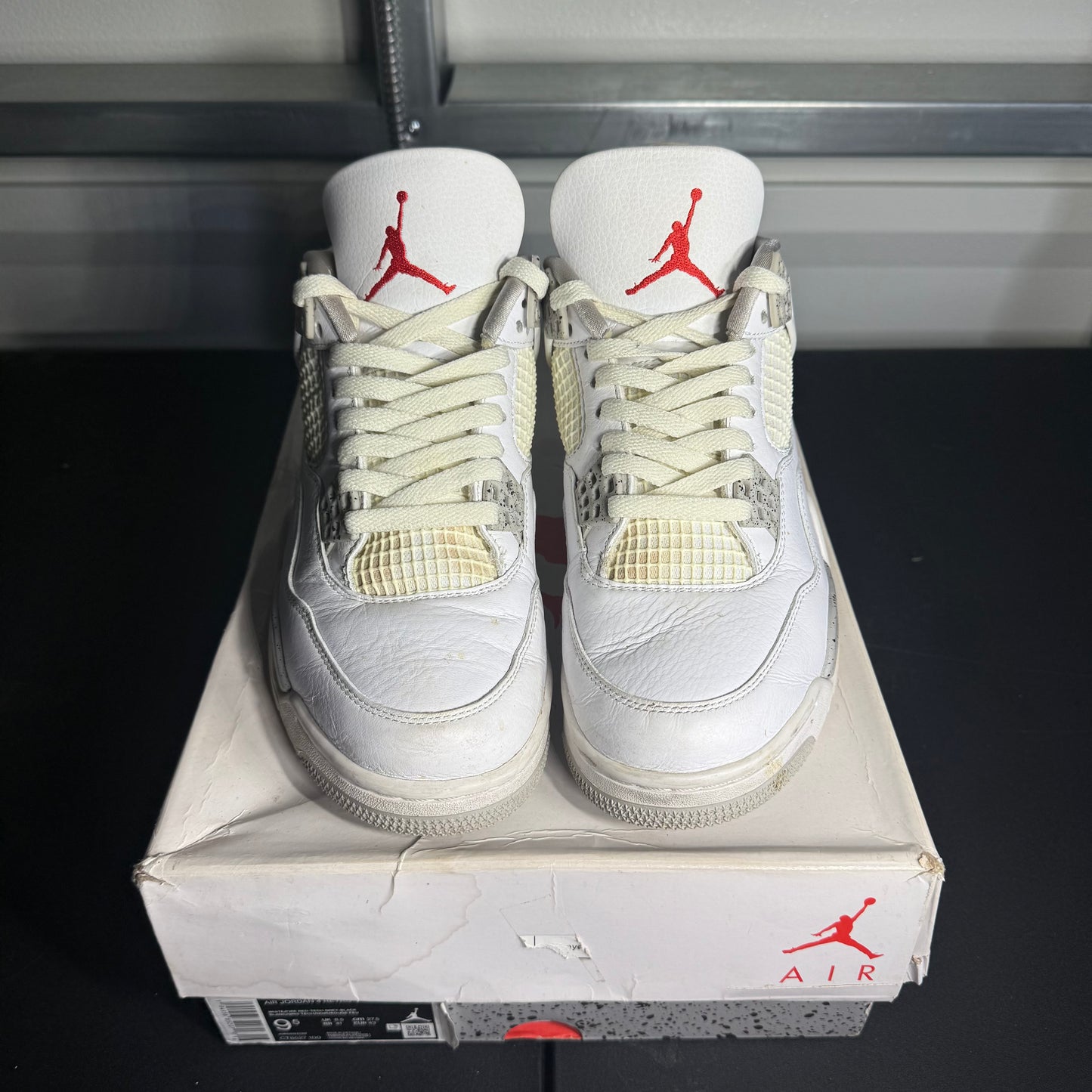 Size 9.5 - AJ 4 Retro White Oreo