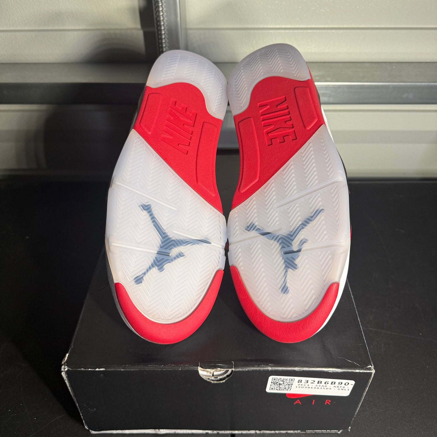 Size 11 - AJ 5 Retro Fire Red