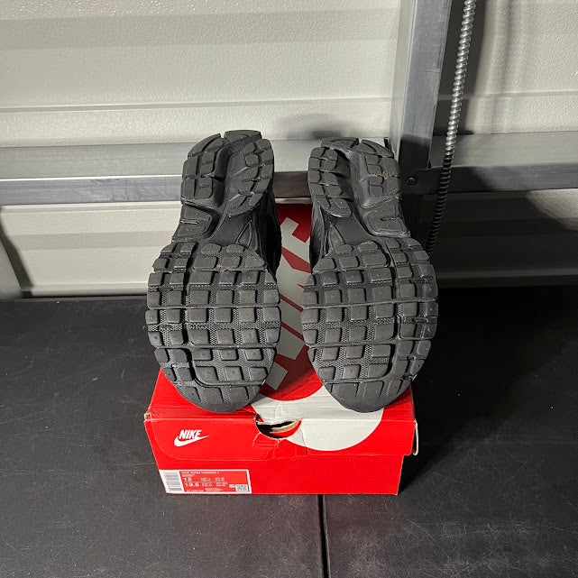 Size 12 - Zoom Vomero 5 Triple Black