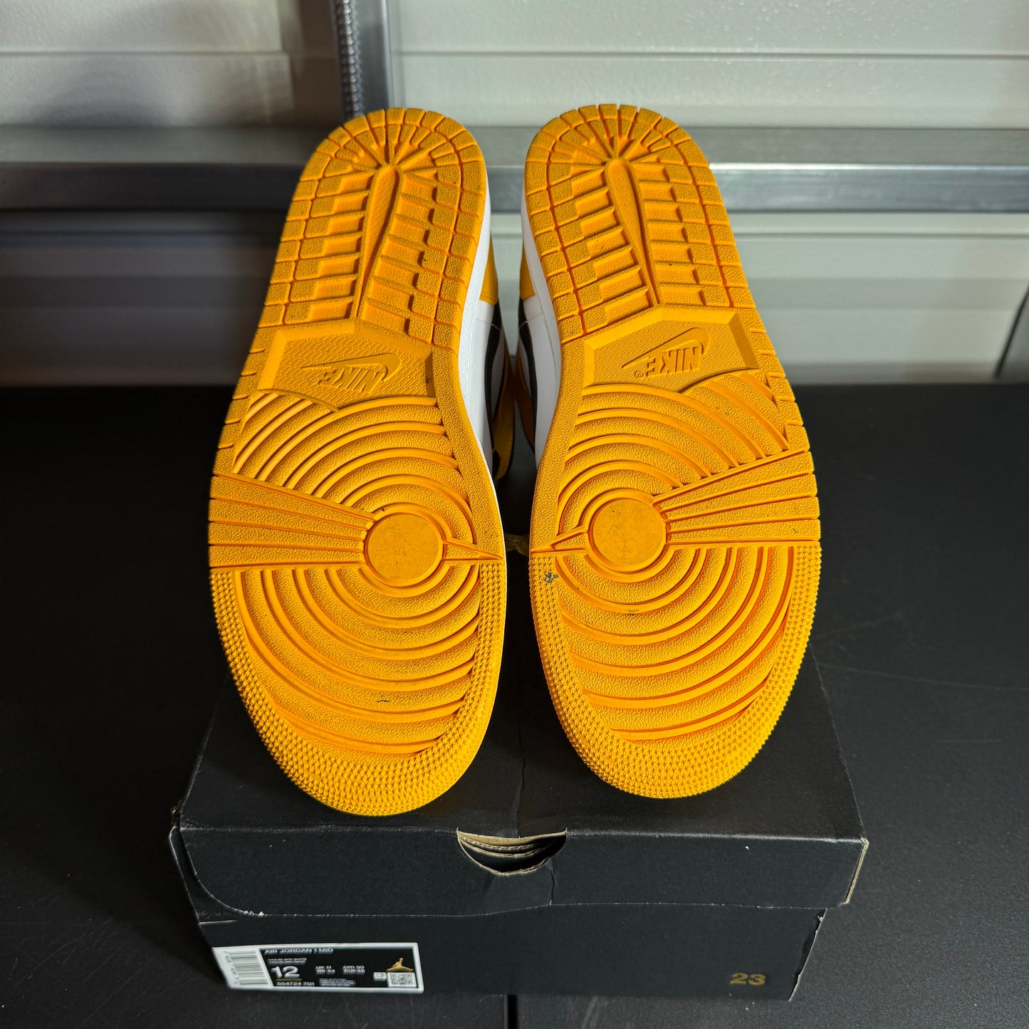 Size 12 - AJ 1 Mid Taxi