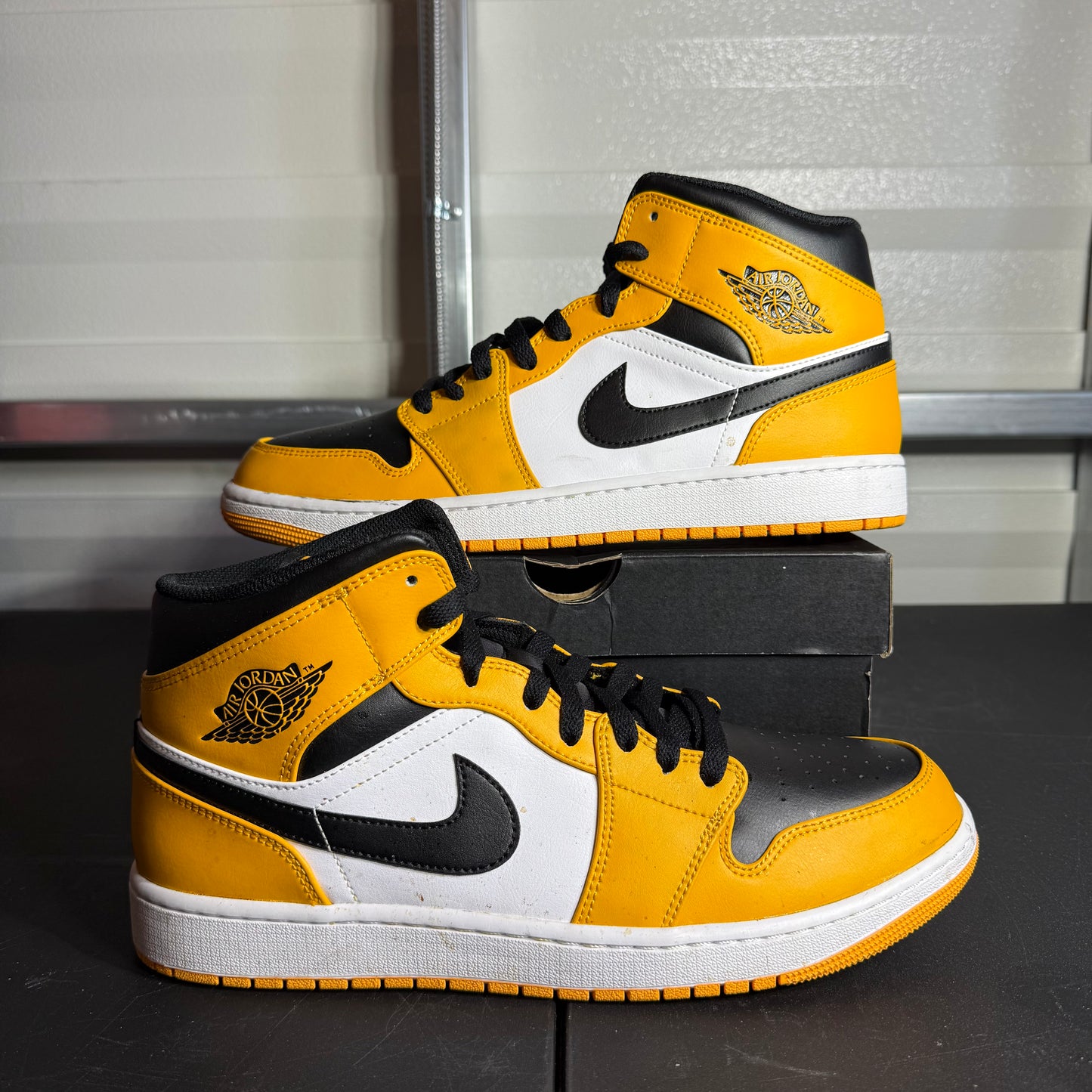 Size 12 - AJ 1 Mid Taxi