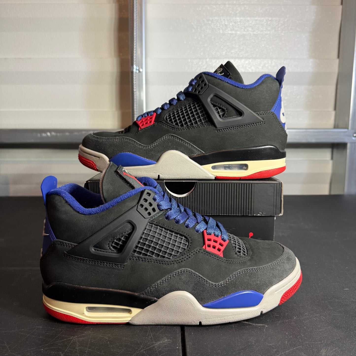 Size 8.5 - AJ 4 Retro Rare Air