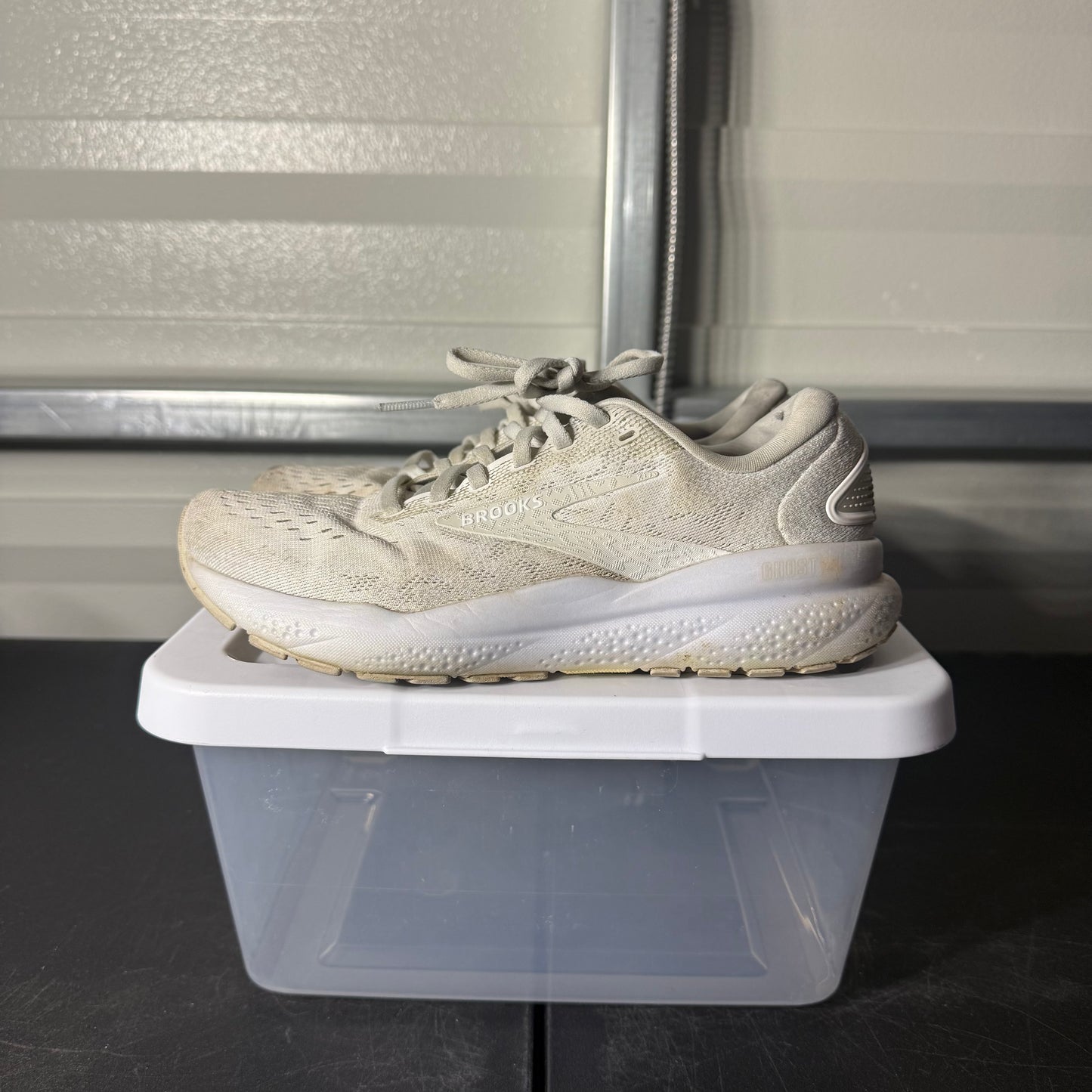 Size 6W - Brooks Ghost 16 White