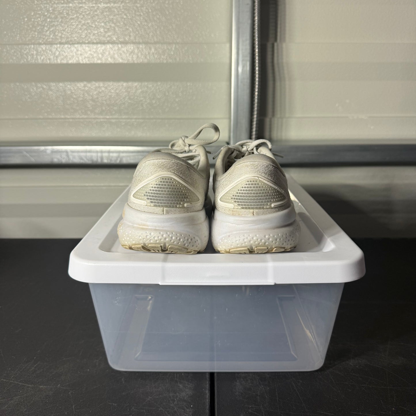 Size 6W - Brooks Ghost 16 White