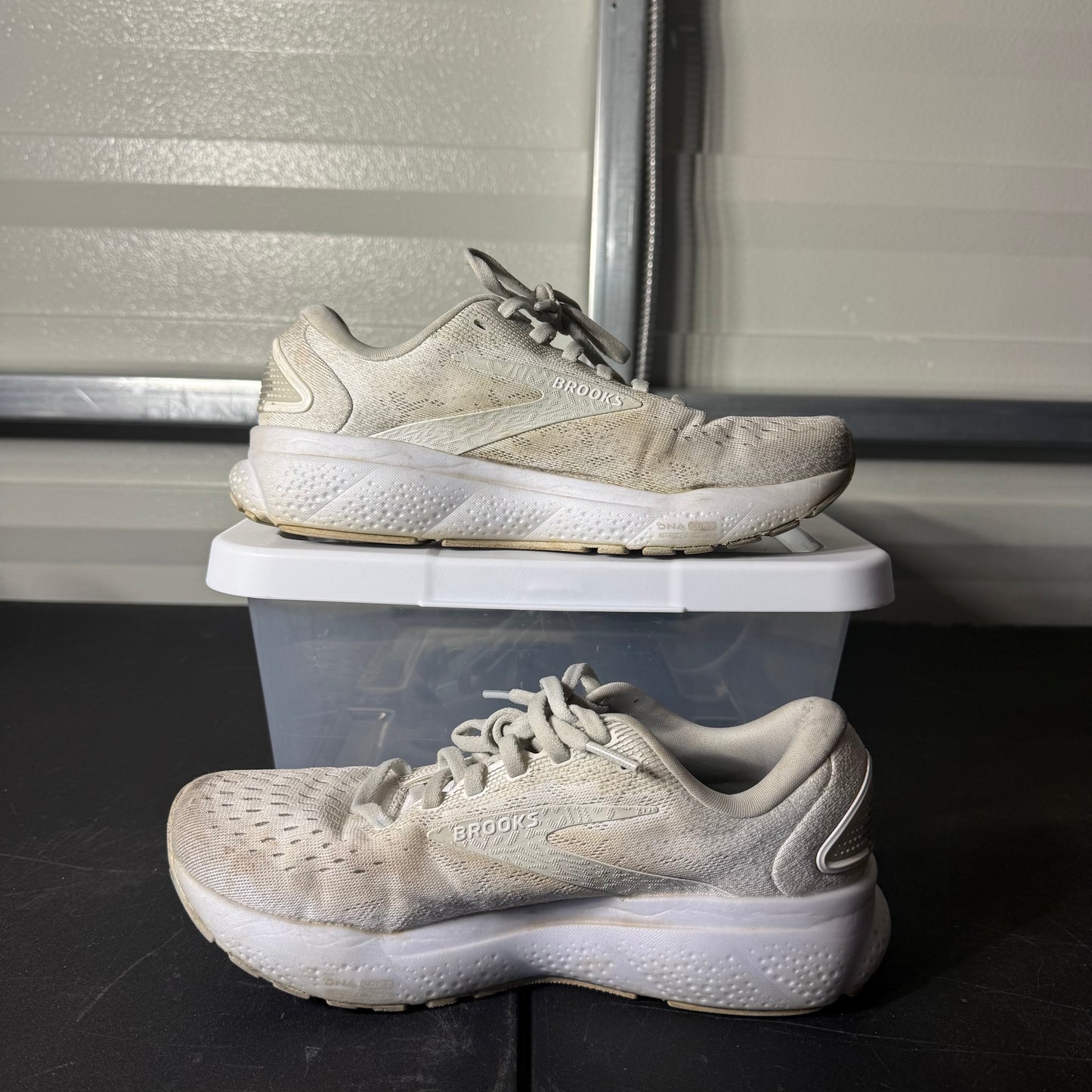 Size 6W - Brooks Ghost 16 White
