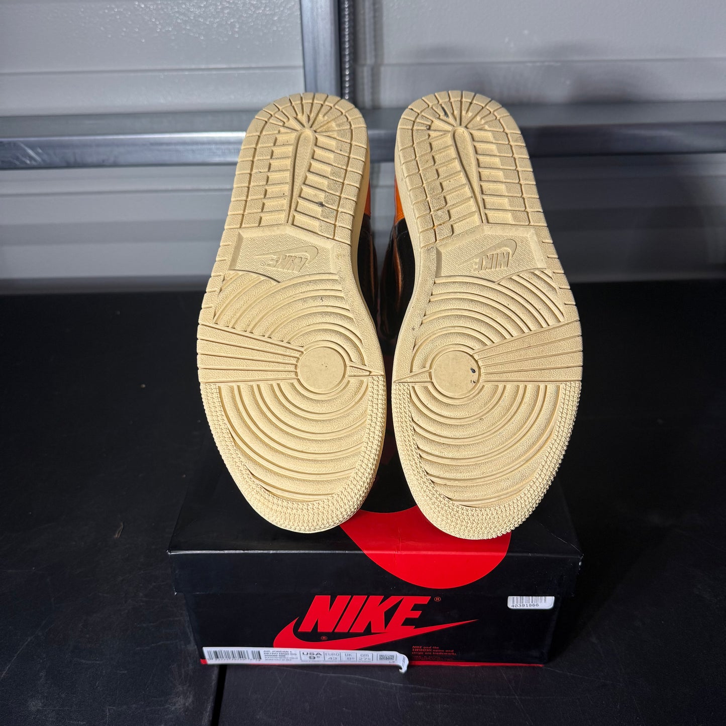 Size 9.5 - AJ 1 Retro Shattered Backboard 3.0