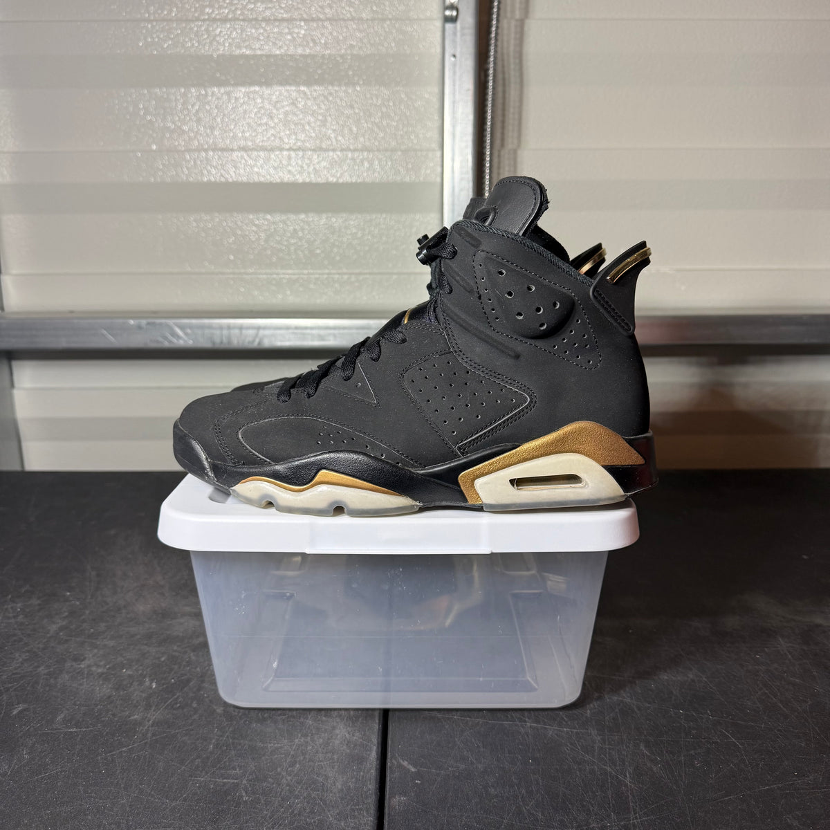 Size 9 - AJ 6 Dmp