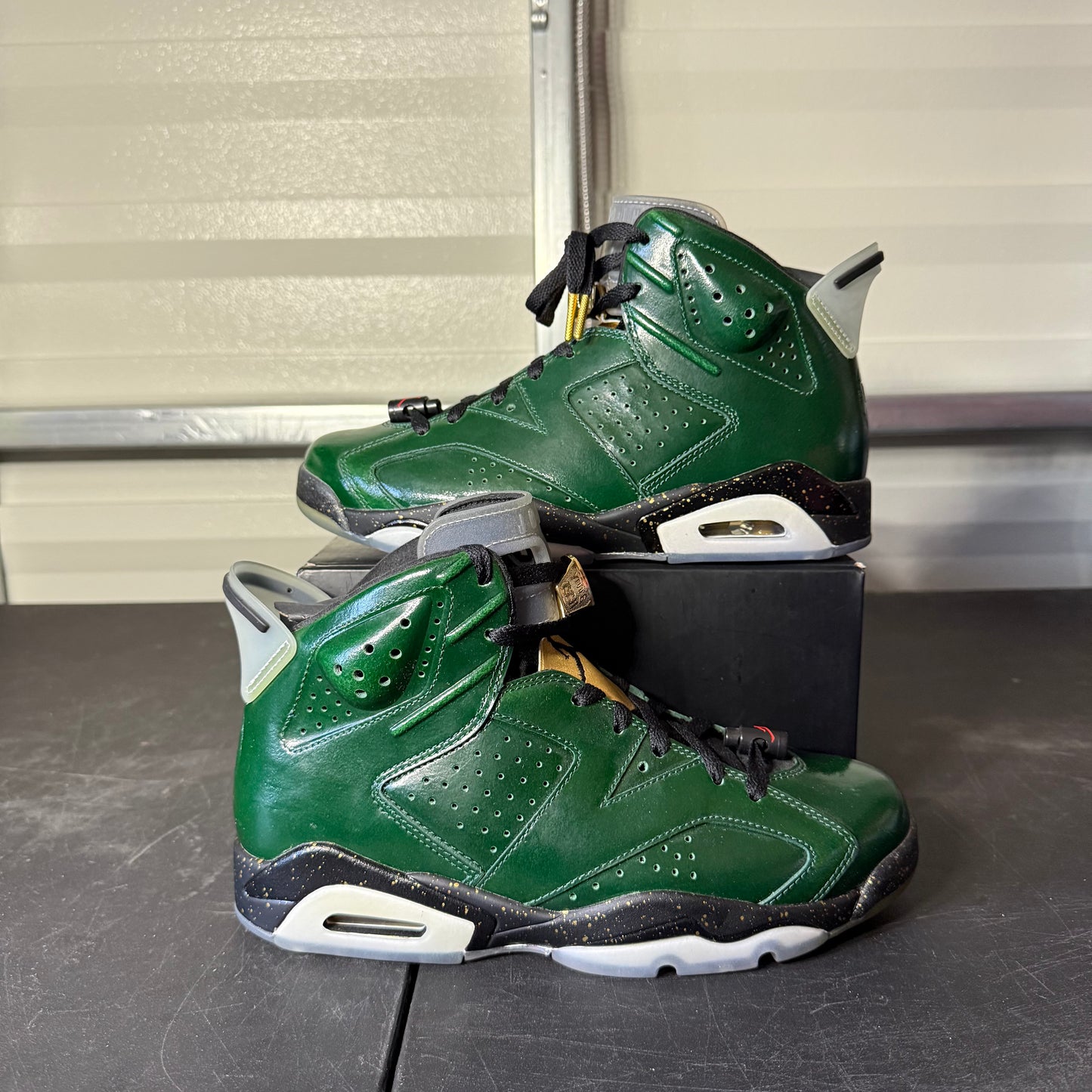 Size 8 - AJ 6 Retro Champagne
