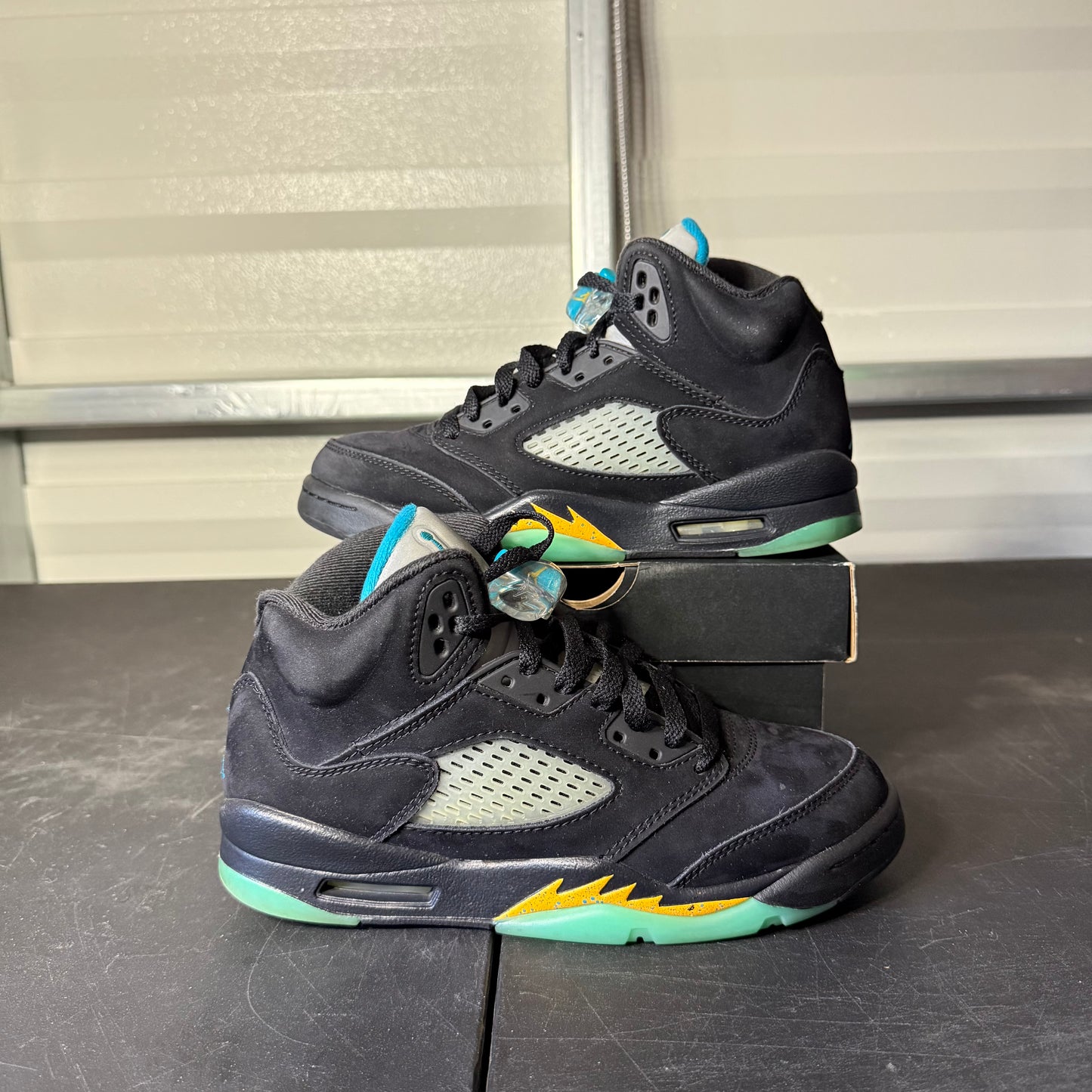 Size 5Y - AJ 5 Retro Aqua