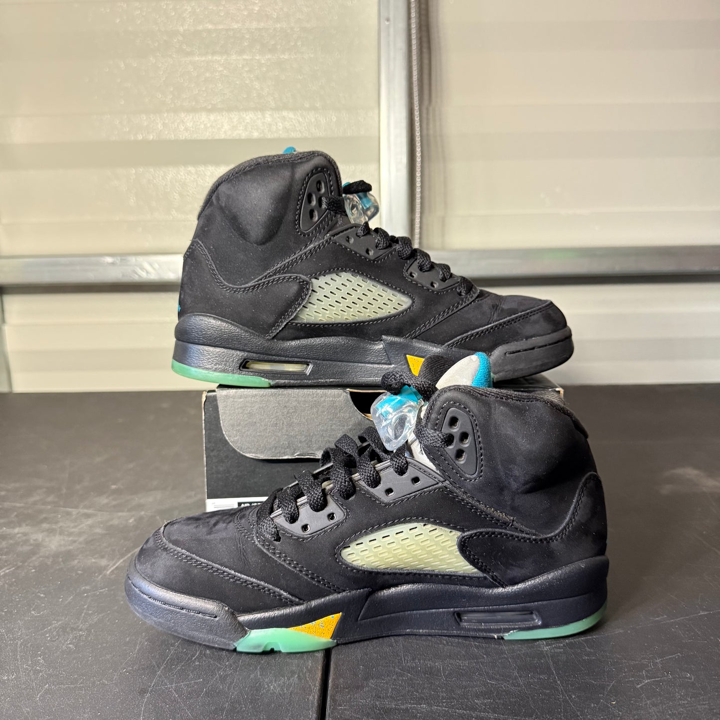 Size 5Y - AJ 5 Retro Aqua