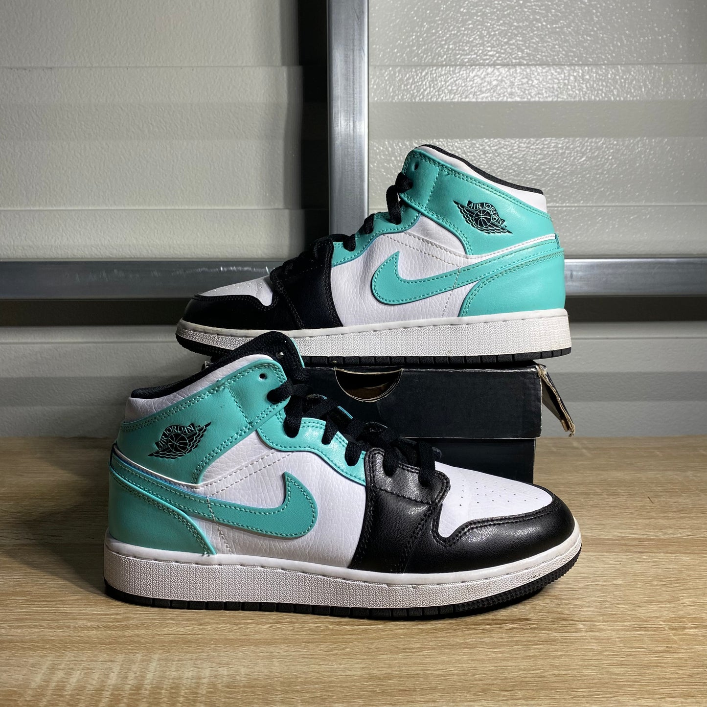 Size 6.5Y - AJ 1 Mid Tropical Twist