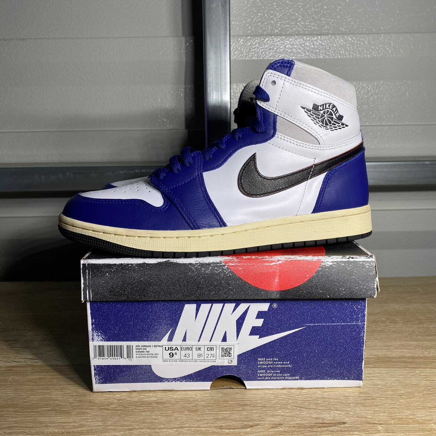Size 9.5 - AJ 1 Retro High Rare Air