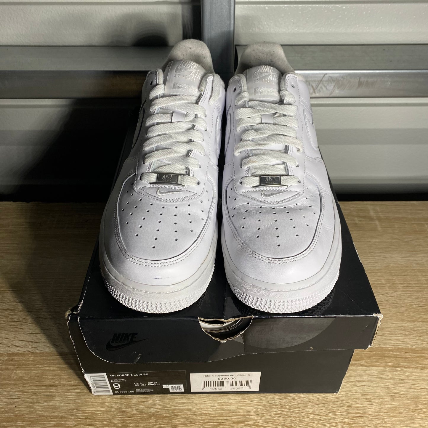 Size 9 - AF 1 Low Supreme White