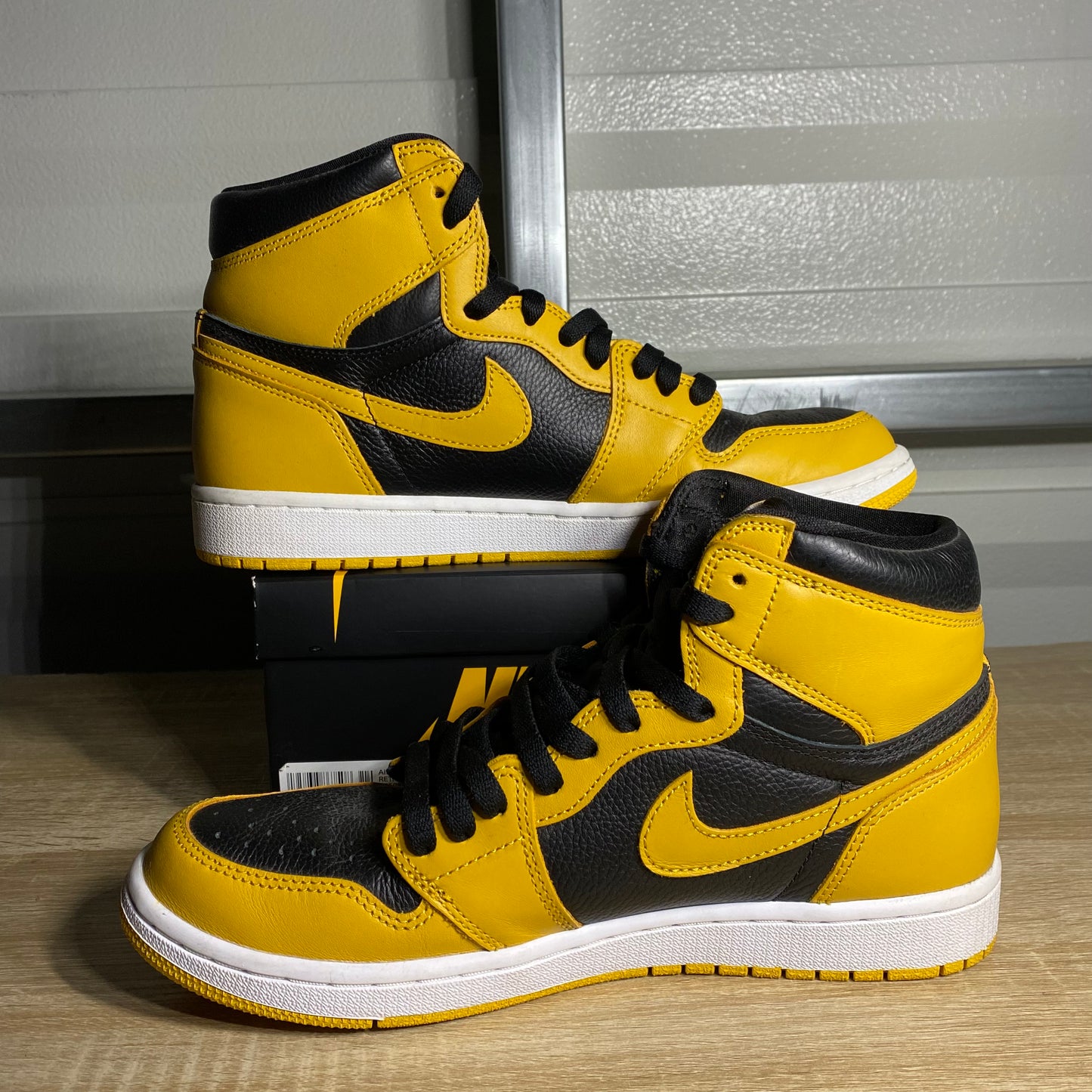 Size 9.5 - AJ 1 Retro High Pollen