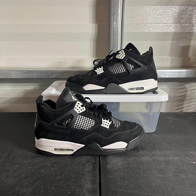 Size 12 - AJ 4 Retro White Thunder
