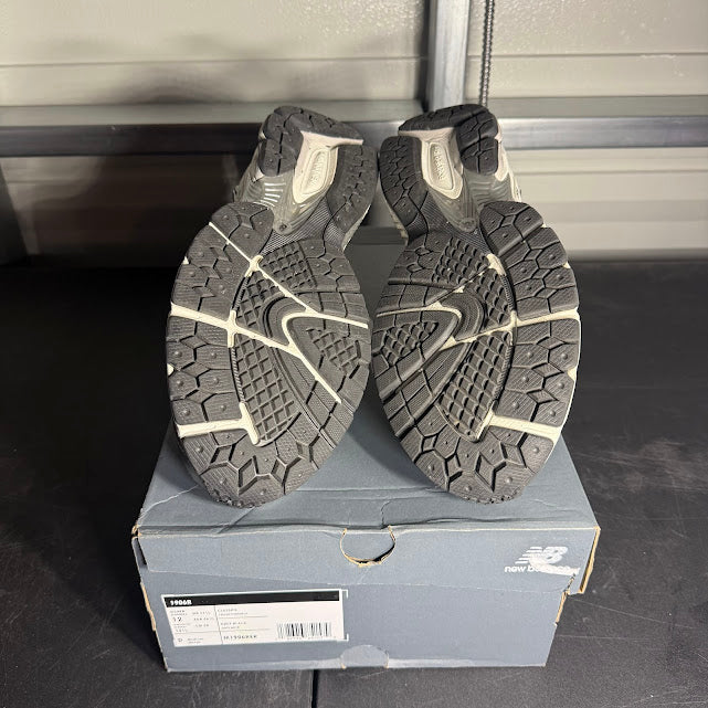 Size 12 - NB 1906R Metallic Silver